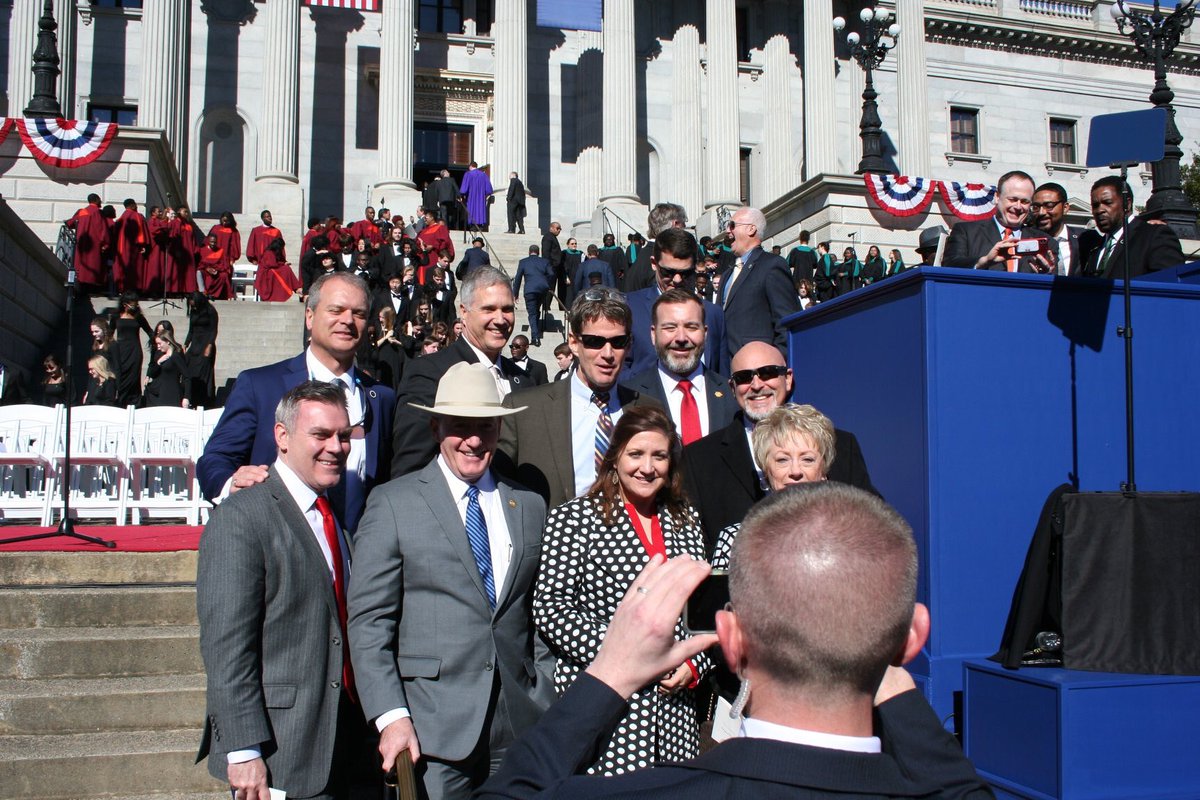 Phil_Hamby's tweet image. Lots of smiling faces at the 97th Inaugural for Governor @henrymcmaster 
#SCGeneralAssembly