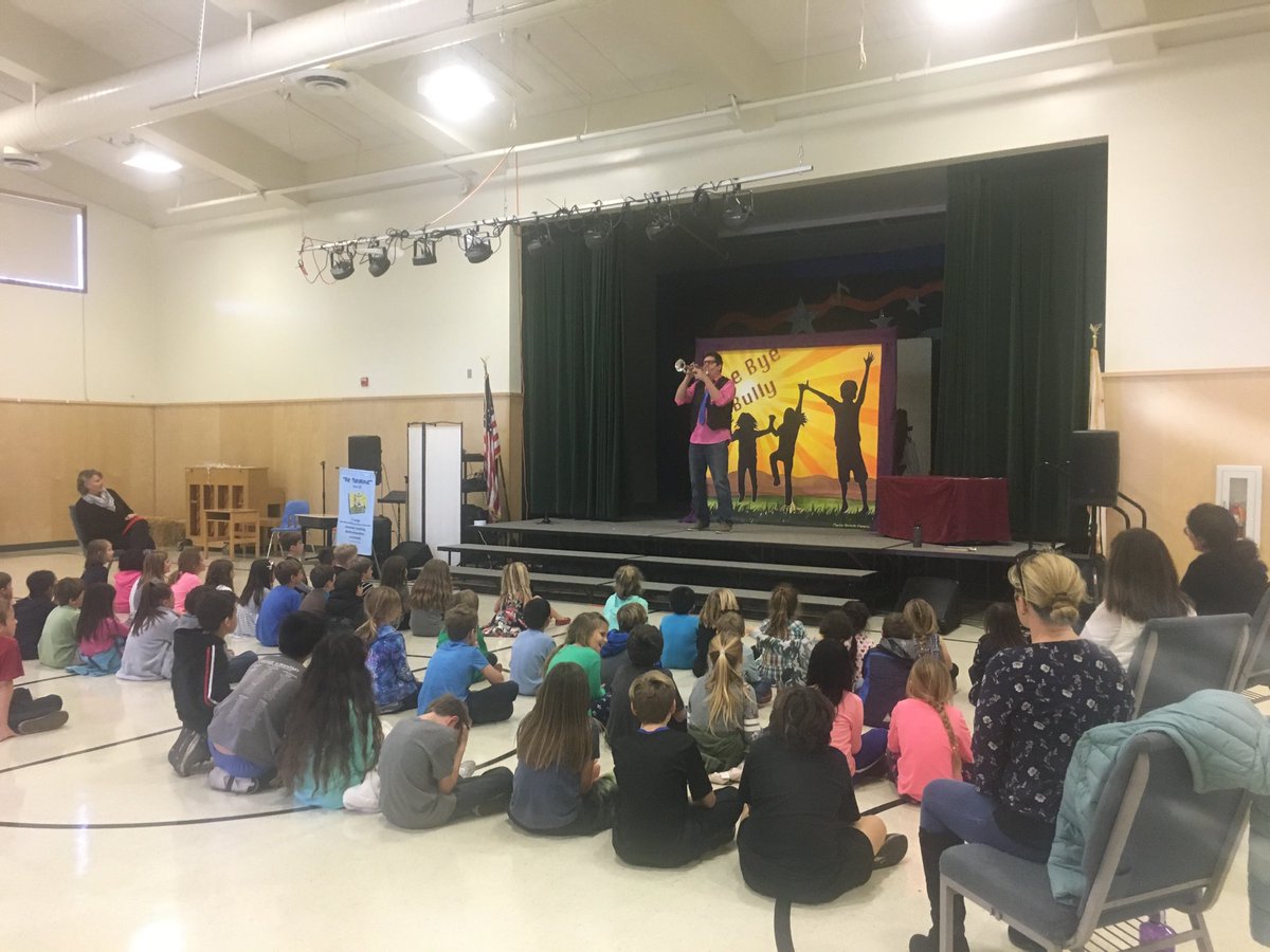 LakesideJSD's tweet photo. Bye bye bully assembly https://t.co/UIxb9jYsw8