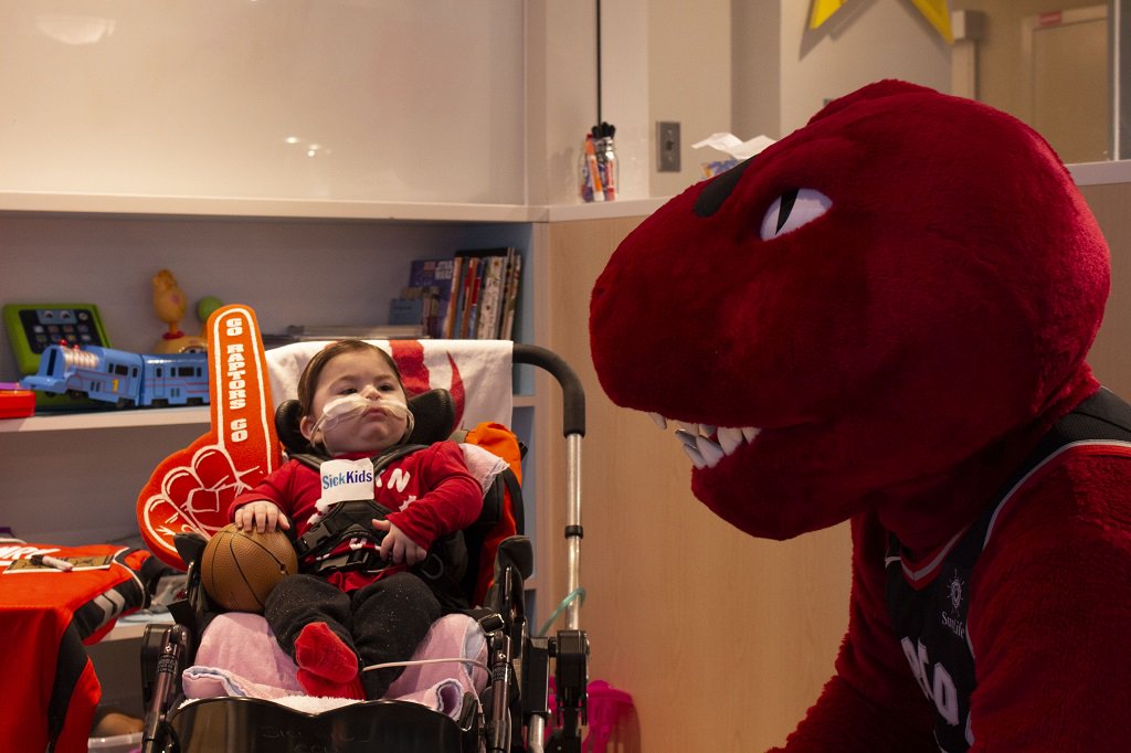 SickKidsNews's tweet image. It's always a slam dunk day when the @Raptors come to visit! Thanks for visiting with patients and families! Check out our Instagram story today for more highlights: ow.ly/zd9f30ngFFi #WetheNorth