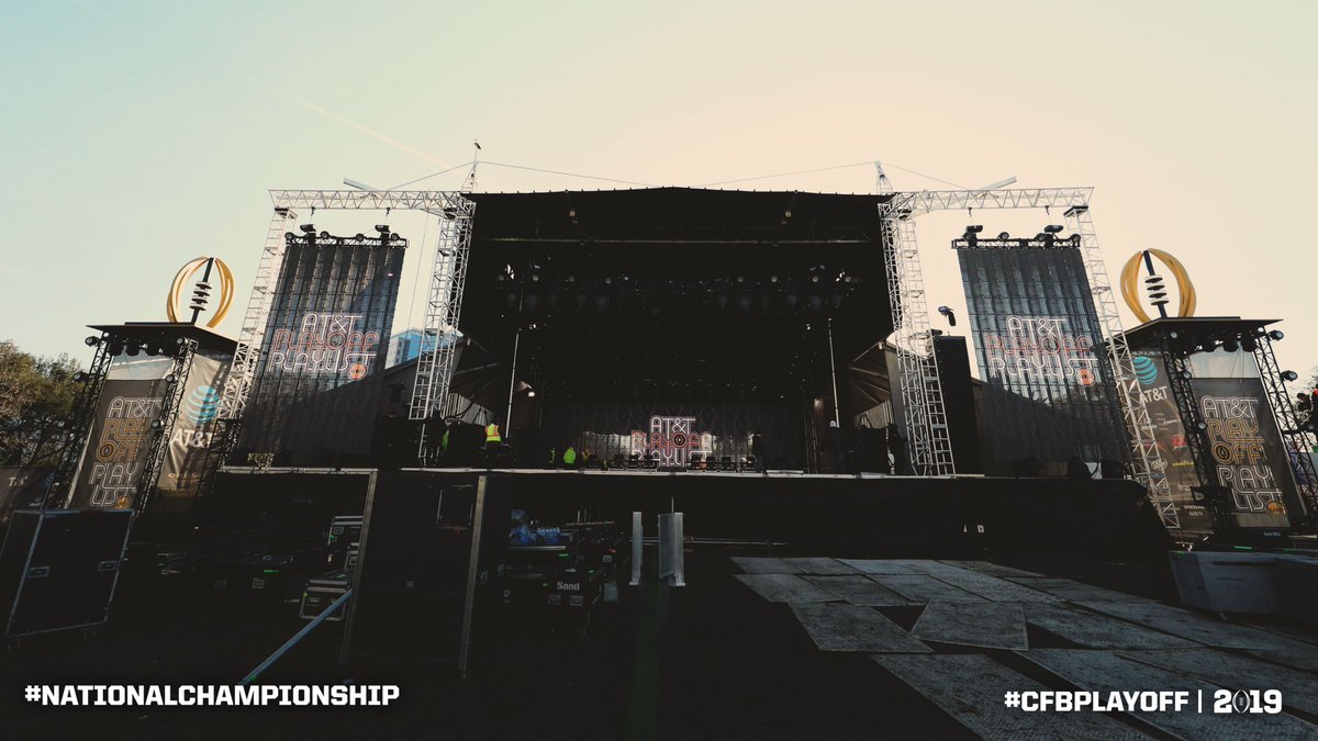CFBPlayoff's tweet photo. Time flies. 😮

Throwback to one week ago when we were setting up for the #CFBPlayoff #NationalChampionship https://t.co/SB55obojG0