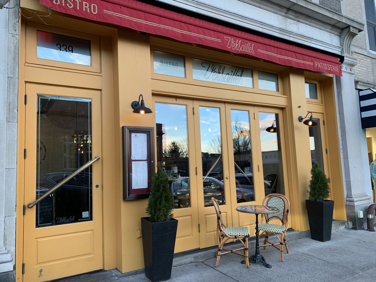 #Sunset in the reflection of our windows on #GreenwichAve #winter #january #nofilter #bistrov #bistroversailles #greenwich #greenwichct #ct #restaurant