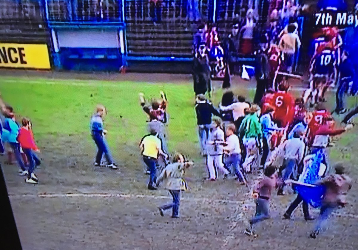 SoulofFootball8's tweet photo. Is watching Oldham v Leicester 1983, Baby Squad showing a lot of Pringle love on the pitch at full time https://t.co/DBIWFgD5pX