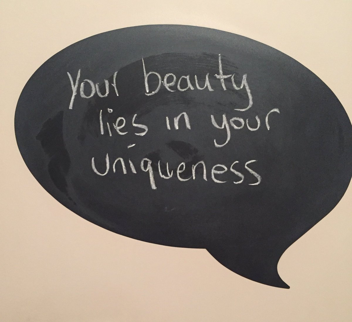 catsheerin's tweet photo. Thursdays bubble thoughts ๐ญ #theholistictoolkit #thursdays #bubblethoughts #beauty #uniquesness #you #usp #onlyOneYou #beYou #everyoneelseistaken #thoughtsoftheday https://t.co/H4cs2wA7b7