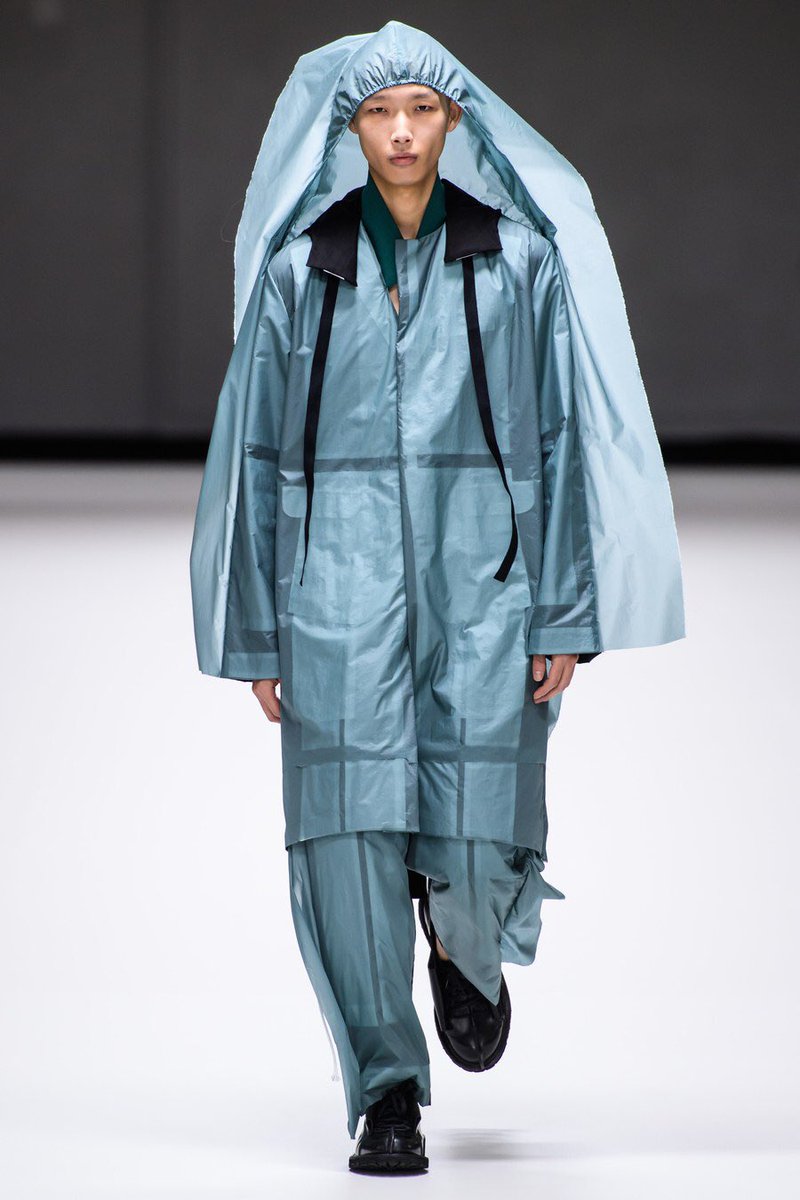 Craig Green Fall 2019 menswear collection evoked ideas somewhere between sportswear, tailoring and surgical wear. Models wore sheets of manipulated plastic,  sophisticatedly ruched.