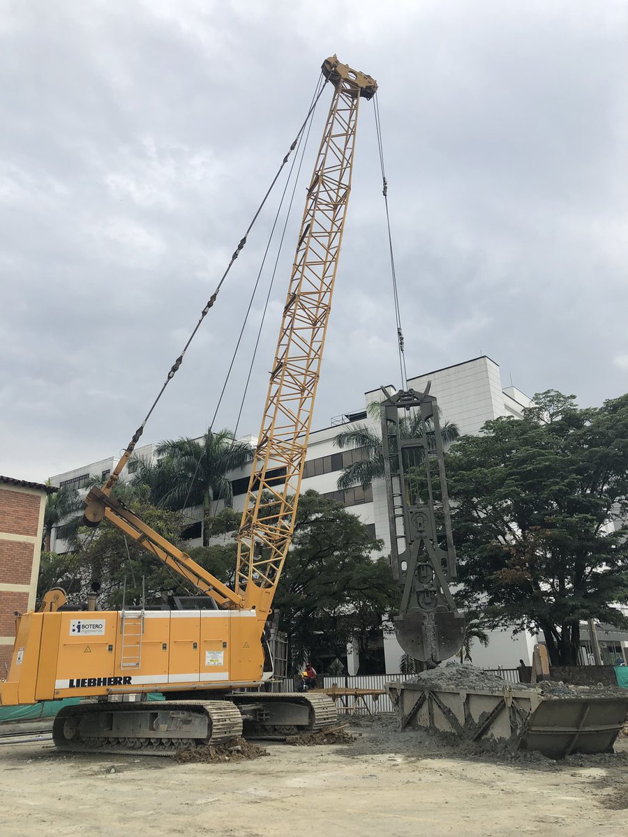 MoringEK's tweet photo. Met @wequips zijn we deze week in Medellin met onze supplier @KBinternational. Voor mij een mooie gelegenheid om meer te leren over de activiteiten, producten en machines op een bouwplaats, en welke moeilijkheden ze tegenkomen #YEPBatch15 #medellin #waterbouw https://t.co/LORgrU75Wp