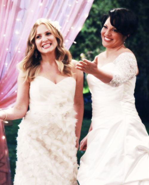 giovanasouzaan's tweet image. #AmoGreysPorque Nos fez perceber que até os amores mais sinceros e bonitos tem fim, não por falta de amor. Nos ensinando que não basta só isso pra dar certo