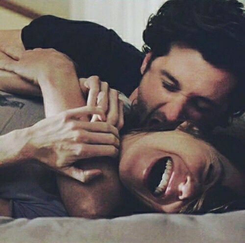 giovanasouzaan's tweet image. #AmoGreysPorque Nos fez perceber que até os amores mais sinceros e bonitos tem fim, não por falta de amor. Nos ensinando que não basta só isso pra dar certo