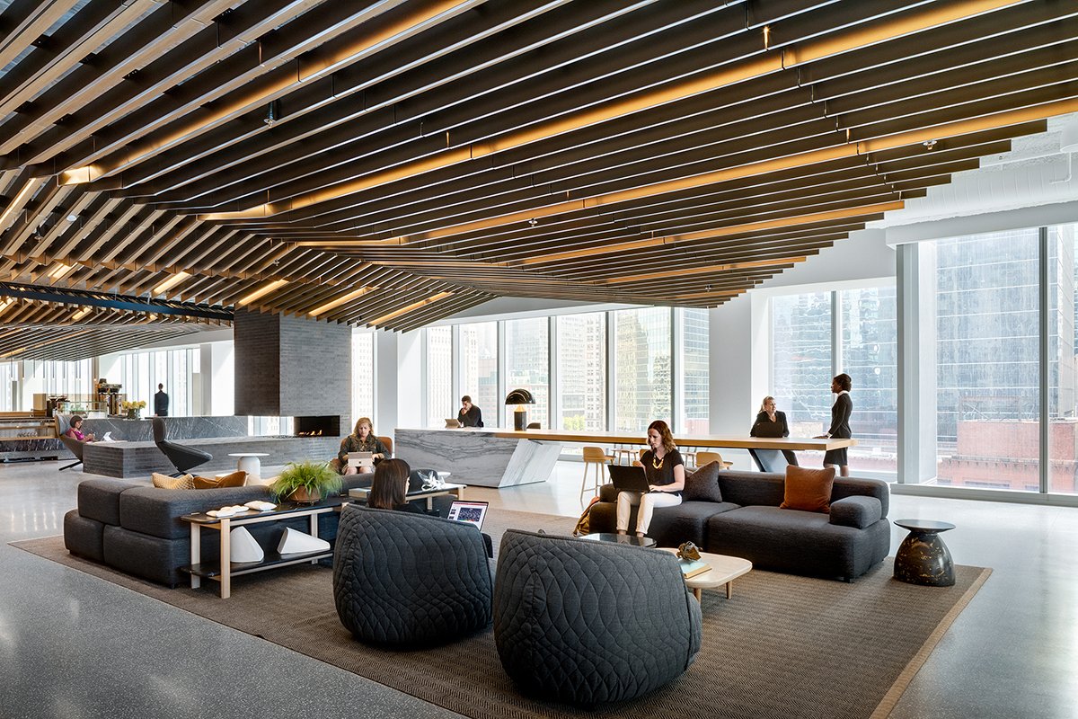 Power_Construct's tweet photo. Using 3D BIM Coordination, our #PowerWorkplaceGroup constructed a custom wood and aluminum undulated ceiling at Hyatt's New Global Headquarters, placing the corporate office on the list of 15 Simply Amazing Wood Interiors! #WeBuildChicago https://t.co/PLifWQ4iJY https://t.co/FQpQM397Nd