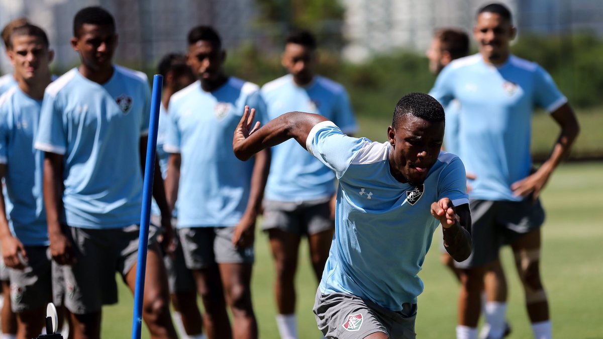 FluminenseFC's tweet photo. Mais um dia de muito trabalho no CTPA durante esta pré-temporada. #VamosFluzão 
📷: Lucas Merçon/FFC https://t.co/obL1aeJtxw