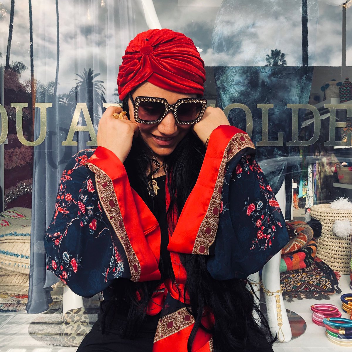 AsaSoltan's tweet photo. Never let anyone take your shine Lover. You are an amazing radiant Goddess. I’m obsessing with @asakaftans velvet turbans and wear a different color everyday. Today it’s bright red with SEVILLA long kimono. 💃🏽🧿❤️😻 #asakaftans #Golden #GoddessGang #Red #TurbanLife https://t.co/CSeR89vVqM