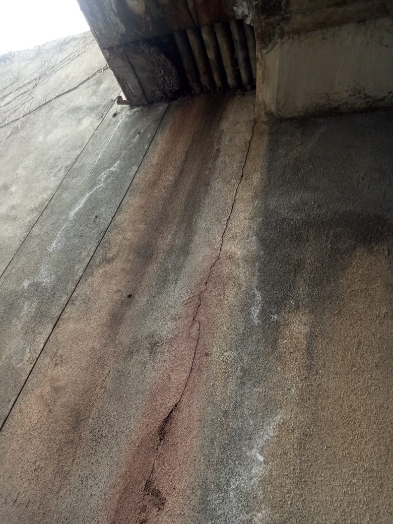 BilourSadia's tweet photo. @hamzashafqaat Thank u for ur competent,responsible response &amp; action against those concerned with poor construction of this underpass #SuperMarket near #PressClub that can lead to serious damage ! #pics #posted #below Truly a capable officer in town #DC #islamabad #HamzaShafqaat https://t.co/0kOLx18EmS