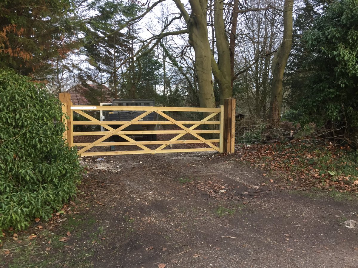 AcbFencing's tweet photo. #gate #stockfence #Marlow https://t.co/NbfWP6RS2Y