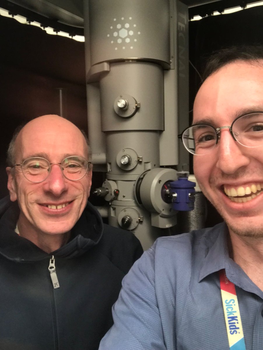 DJ_Yanofsky's tweet photo. Learning to use the @RubinsteinJohn laboratory’s legendary #F20microscope and our new #fischioneHolder with the wonderful @PeterBrzezinsk_ !!! https://t.co/6kMfnhGXQ2