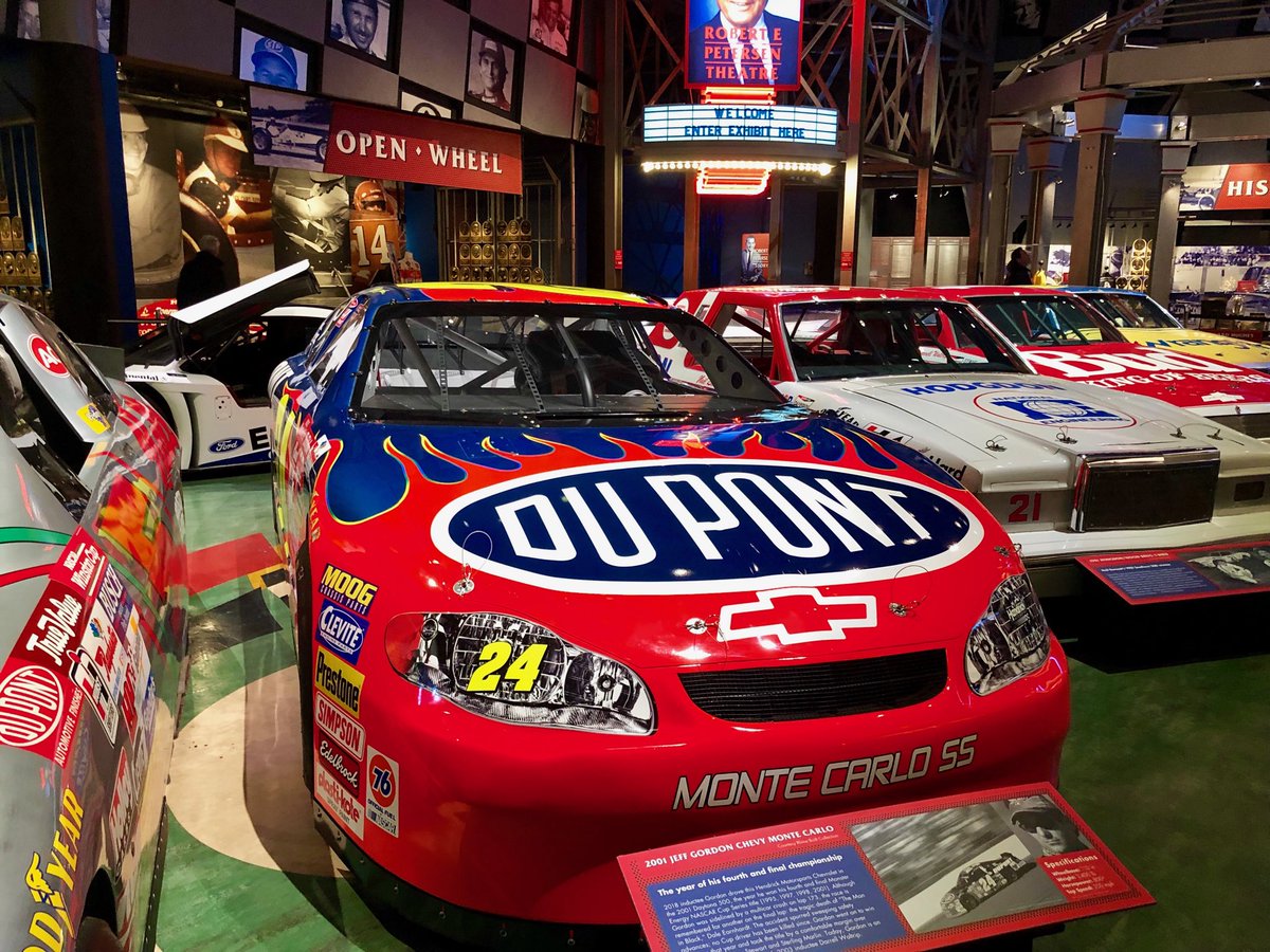 melodytravels's tweet photo. We had so much fun touring the Daytona International Speedway today. Who is your favorite driver? #DAYTONA500 #lovedaytonabeach #lovefl #huddle19 https://t.co/bfMcLWNZ5i