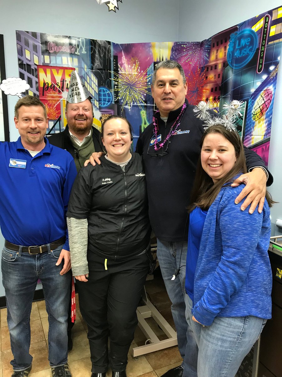 JoeCahue's tweet photo. Great store standards &amp; execution of SnapBack, Chad &amp; Team @ PetSmart #519 Cuyahoga Falls, OH ready to finish fiscal year 💪 &amp; move right into new year! Great job delivering service to pet parents L4WKS, OSAT 79.1% &amp; LTR 84.2%. Thank you Chad, Nathalie &amp; Ashley. #LifeAtPetSmart https://t.co/cwIWgfBtgU