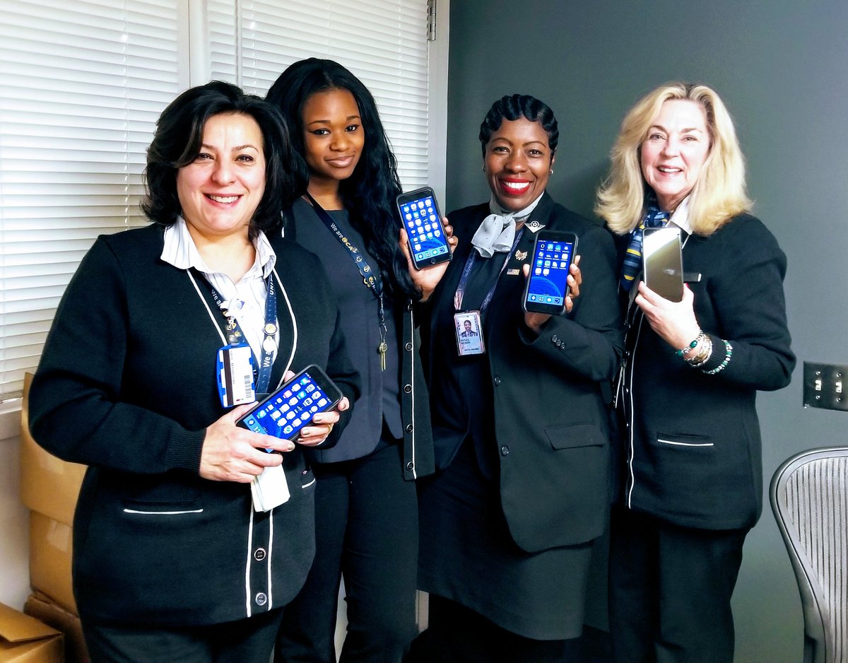 ReyDar_UA's tweet photo. The power of mobility in the hands of these @weareunited #mobileagents #beingunited https://t.co/NvJMk64YWj