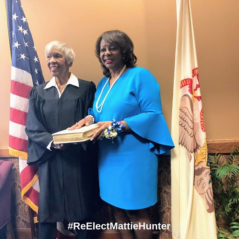 ReElectHunter's tweet photo. 📷 State Senator Mattie Hunter being sworn in by Judge Arnette Hubbard. "It is an honor to serve the 3rd legislative district." 🇺🇸
•
•
•
#ReElectMattieHunter #WomeninPolitics #Success #Chicago #Leadership #Community https://t.co/nMWshroo1u
