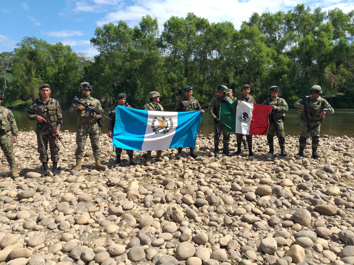 Ejército de Guatemala realizó patrullaje de seguridad con el Ejército Mexicano para mantener la soberanía e integridad territorial en el Límite Político Internacional, en cumplimiento al área de misión No.1, Resguardo de