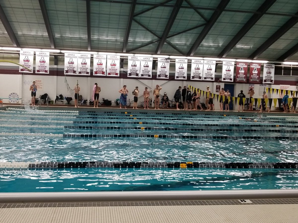 Getting ready to take on Elk River at home. 6pm start at AMSA. Come join the fun! #HuskyNation