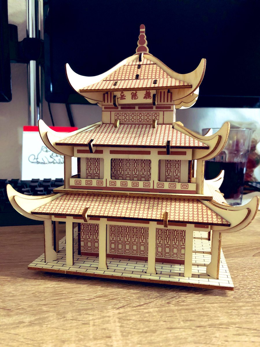 NoonaKoneko's tweet image. Danke für den entspannten Stream und die Rücksichtnahme! ♥️ tat gut! Hier nochmal beide Bastelein 😍 hat super Spaß gemacht und sieht wirklich Wertig &amp;amp; Schick aus! Die Tokyo Food Vlogs sind Freude &amp;amp; Hölle zugleich gewesen :/ schlaft gut! #communityloben