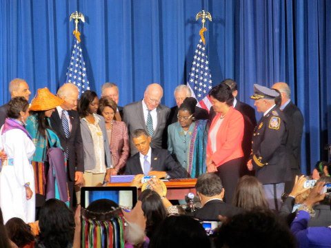 Our Senior Director of Public Policy, Rosie Hidalgo, breaks down what's going on with #VAWA, the #VAWAReauthorization, and the government shutdown. ow.ly/7wMa30ngJye