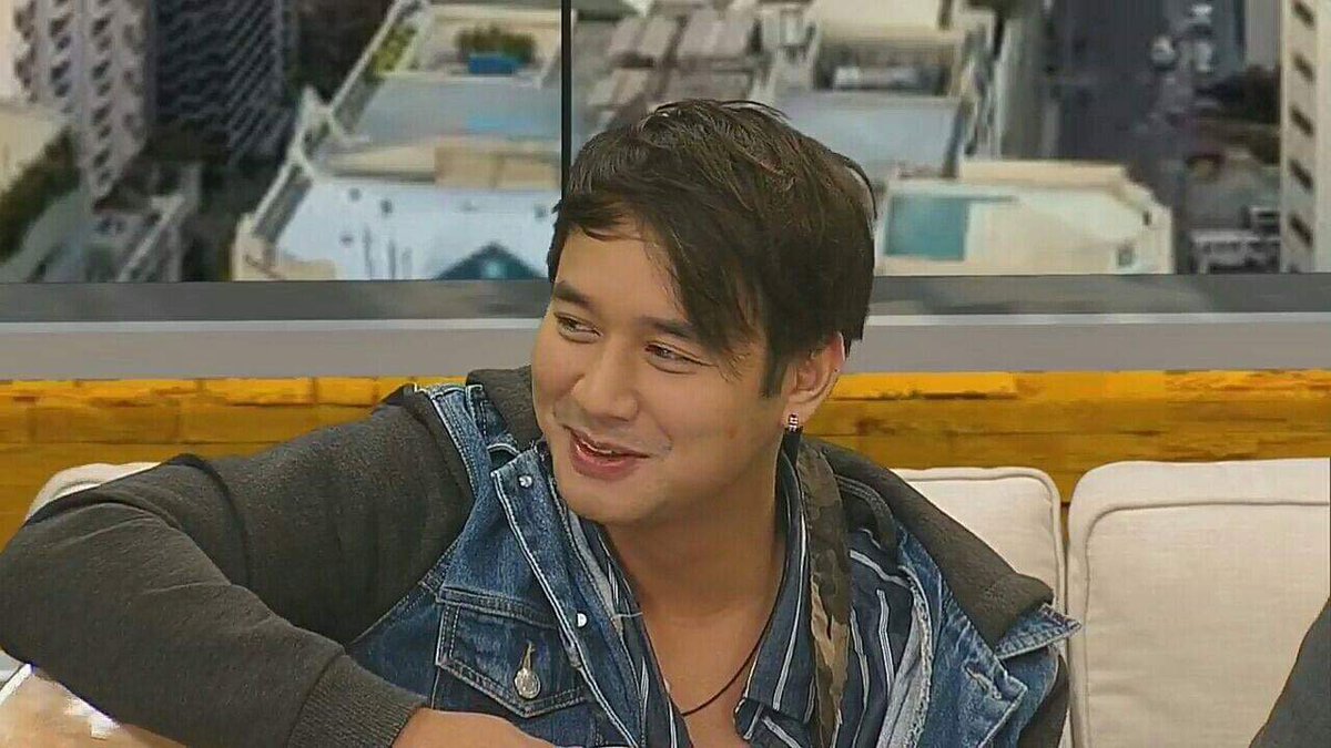 HukbongJM's tweet photo. Woke up like this look ba yan? #CNNPHNewDaywithJMdeGuzman https://t.co/1dpKXHWnQm