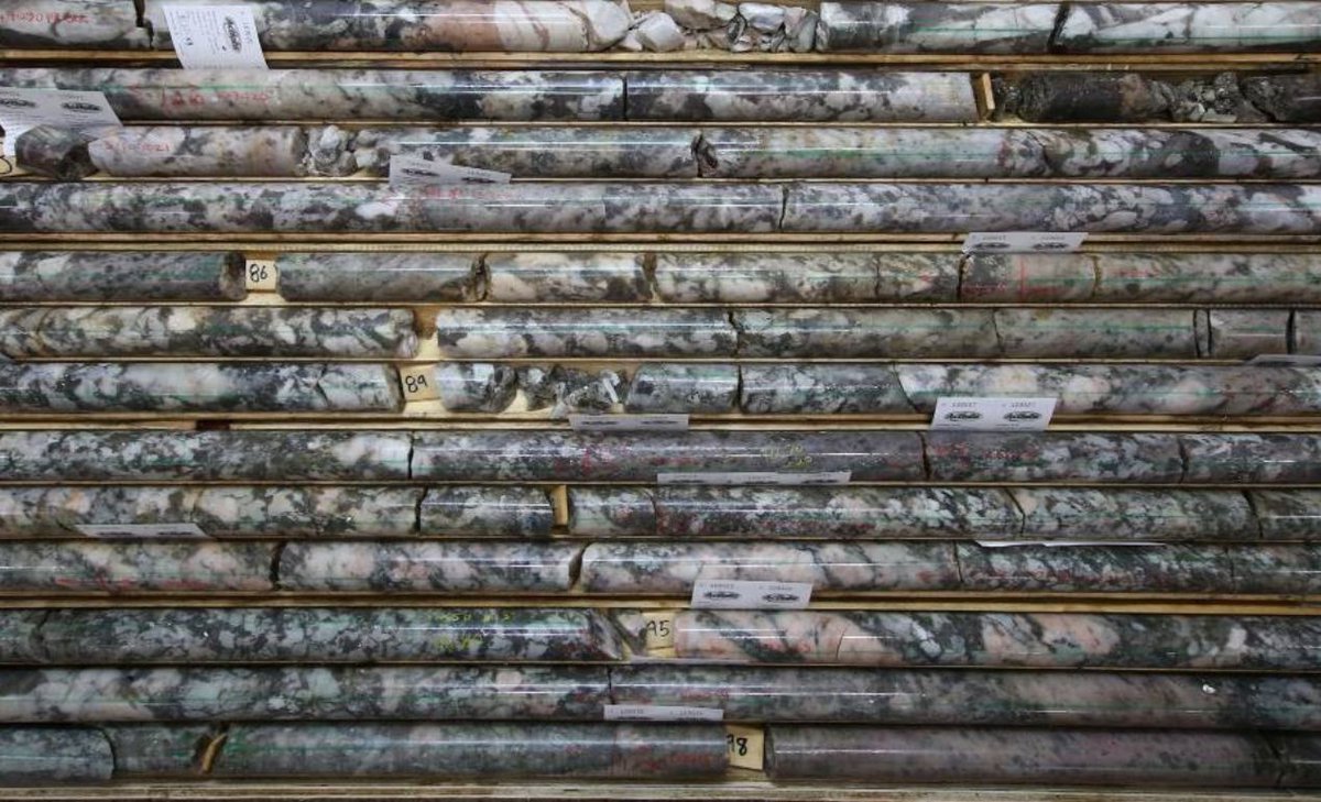 Samso_Insights's tweet photo. Lithium - Issues? - https://t.co/5UsOkIxxti

#pilbaraminerals $pls #lithium #lithiummarkets $GXY $MIN $ORE $AJM $NMT $PLS #solidstatebatteries #solidsate #Lithiumbatteries https://t.co/5YCnK5Eg46