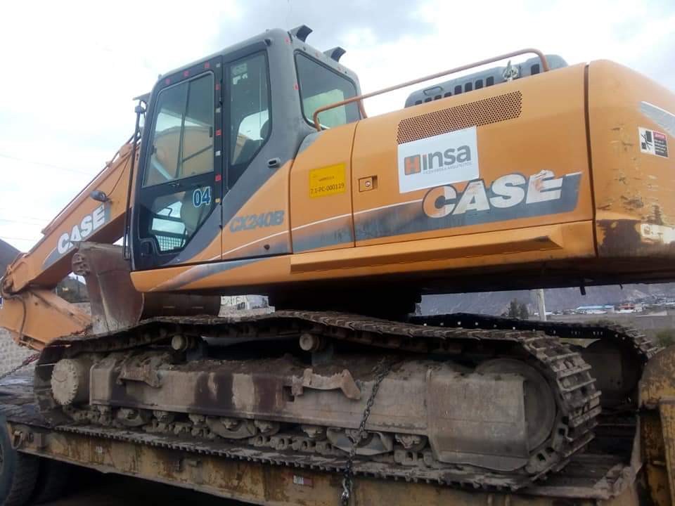 VinicioColomaR's tweet photo. Desde el día de hoy empezó a llegar gran cantidad de maquinaria pesada que trabajará en la conformación y colocación de #CarpetaAsfáltica  de la Vía #Rayopamba- #Talahua- #FacundoVela de 34 kms de extensión. En buena hora por las familias beneficiadas. #TiempoDeConstruir https://t.co/iPUZurskTy