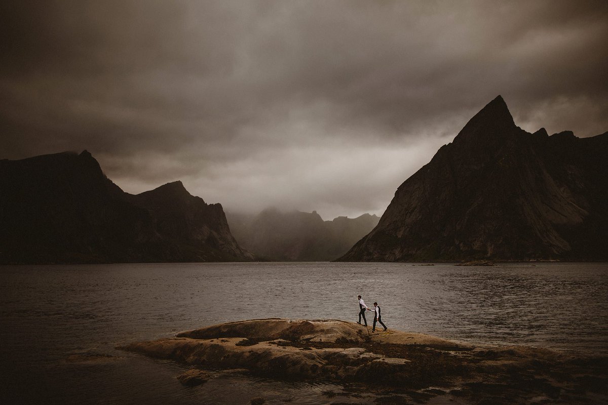 This elopement in Lofoten was something I'd not believe really happened if it was not for my memory cards full of amazing images. #lofoten #lofotenwedding markpacura.co.uk/elopement-in-l…