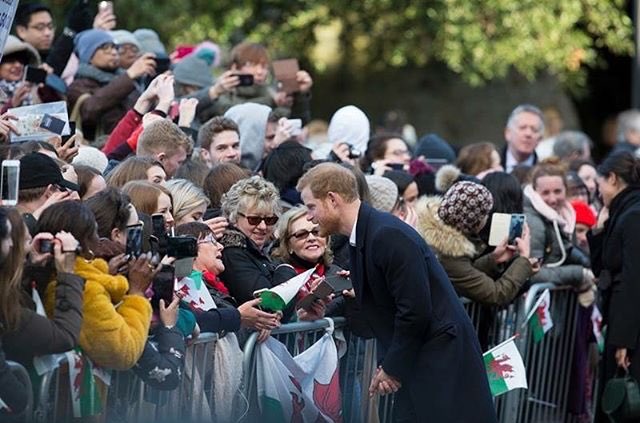 PhotoJ_USW's tweet photo. Excited to confirm that @alamystudents will be visiting again to work with our #photojournalism students. Not sure we can beat covering #MeghanAndHarry #royalvisit #cardiffcastle last year, but we’ll give it our best shot! #photojstudent #learnbydoing https://t.co/ksIBgQimSq