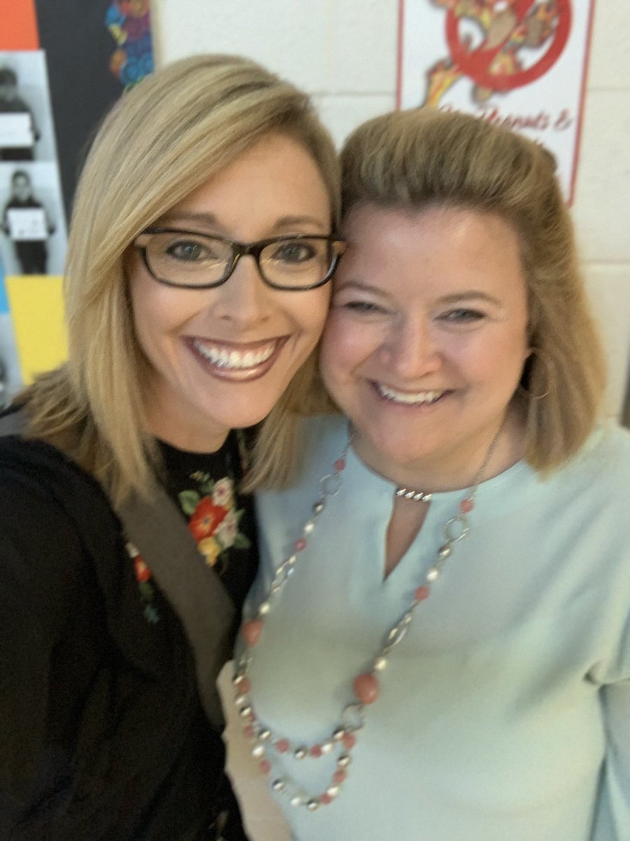 hrollings4's tweet photo. Thankful for this friend @JMillerTeacher for opening her classroom for us all to learn from today. Conferencing, flexible grouping, choice & agency. A student-centered environment where every learner is truly engaged! ๐๐ผ @OldPointeElem #OneTeamOneMissionOneRockHill #LEAPinAction https://t.co/7xWQiDh1bQ
