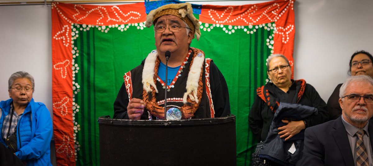 emileegilpin's tweet photo. Today the Dzawada'enuxw First Nation filed a lawsuit against Canada, challenging the federal permits that allow Atlantic salmon to be raised in fish farms in their territory, claiming the farms violate their #AboriginalRights under #Sec35 of the #ConstitutionAct. @NatObserver https://t.co/QKQN8EmqGs