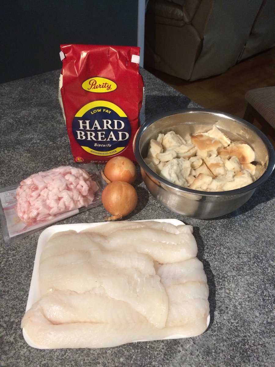 sheldon_tuck's tweet photo. It’s going down. #hardbread #codfish #scrunchins #onions @PurityFactories @downhomelife @ExperienceNL #yum #comfortfood #youcantaketheboyfromthebaybutyoucanttakethebayfromtheboy https://t.co/WGzS7lq4wv