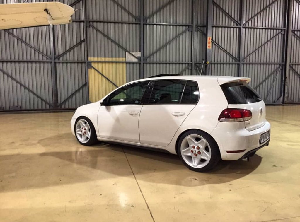 EpicDubs's tweet photo. ⛄️ #FBF 

#VW #Volkswagen #EpicDubsFleet #Mk6 #GTI #Mondials #LandRover #OEMWheels #DubLife https://t.co/oFrLaalUso