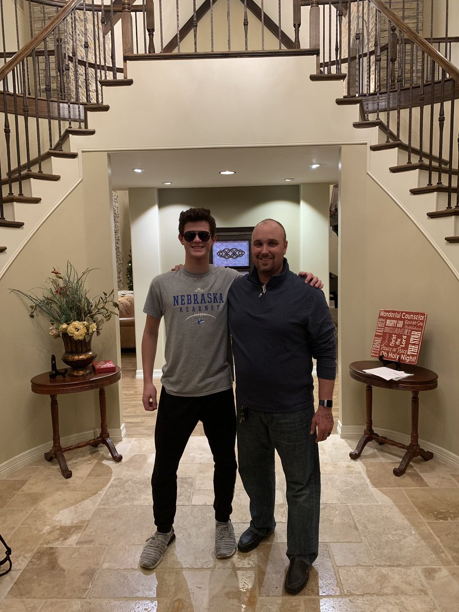 CoachTPulford's tweet photo. Met with #UNITYCOUNCIL tonight at one of my favorite places in the world S/O to @charlie_deeds for reppin’ the Alumni    Thank you to @PulfordAli for your time and telling your favorite #DEEDSTORY #PTR #BROTHERHOOD #OBAB #TPSHAIRBETTERTHANREEDS #ARTHURGOTTHEGIFT https://t.co/20xvO8p0Fv