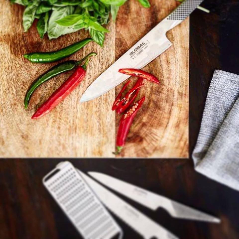 jconlineau's tweet photo. Some like it hot. 🔪🌶️

Shop our collection of premium quality kitchen knives for home use.

https://t.co/567HbvpRZr

#Kitchenware #KitchenKnives #jconlineAU https://t.co/RosMLSRu3r