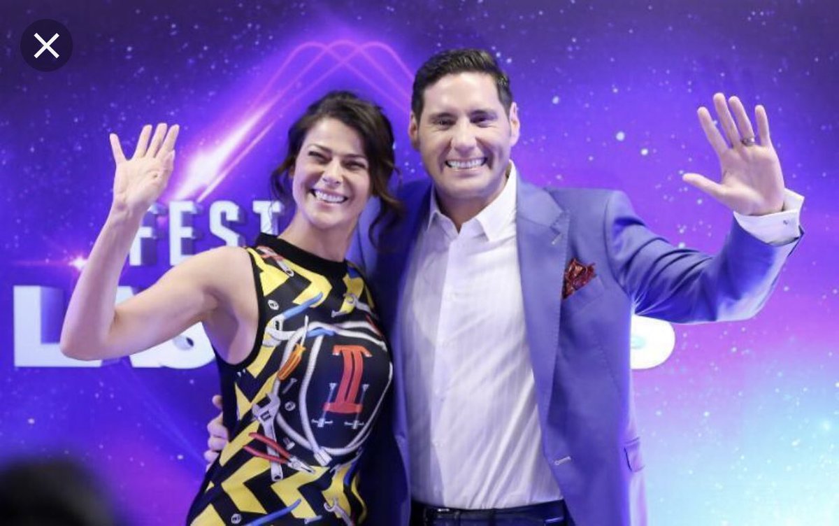 csantander23's tweet photo. Cual pareja de Animadores Prefiere ud ?

RT.  Tonka / Francisco Saavedra
FAV.María Luisa / Martín Carcamo

 #FestivalDeLasCondes 
#FestivaldeLasCondes2019 https://t.co/4vZQPaybYz