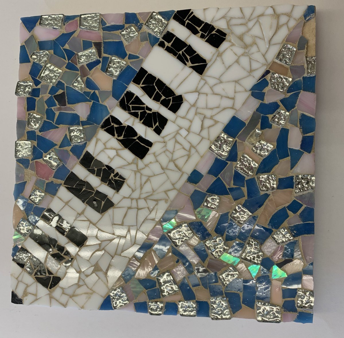 artwithaking's tweet photo. Some nice looking mosaics for your viewing pleasure #artIV #stcart #AG2G https://t.co/YQ9NVhlcla