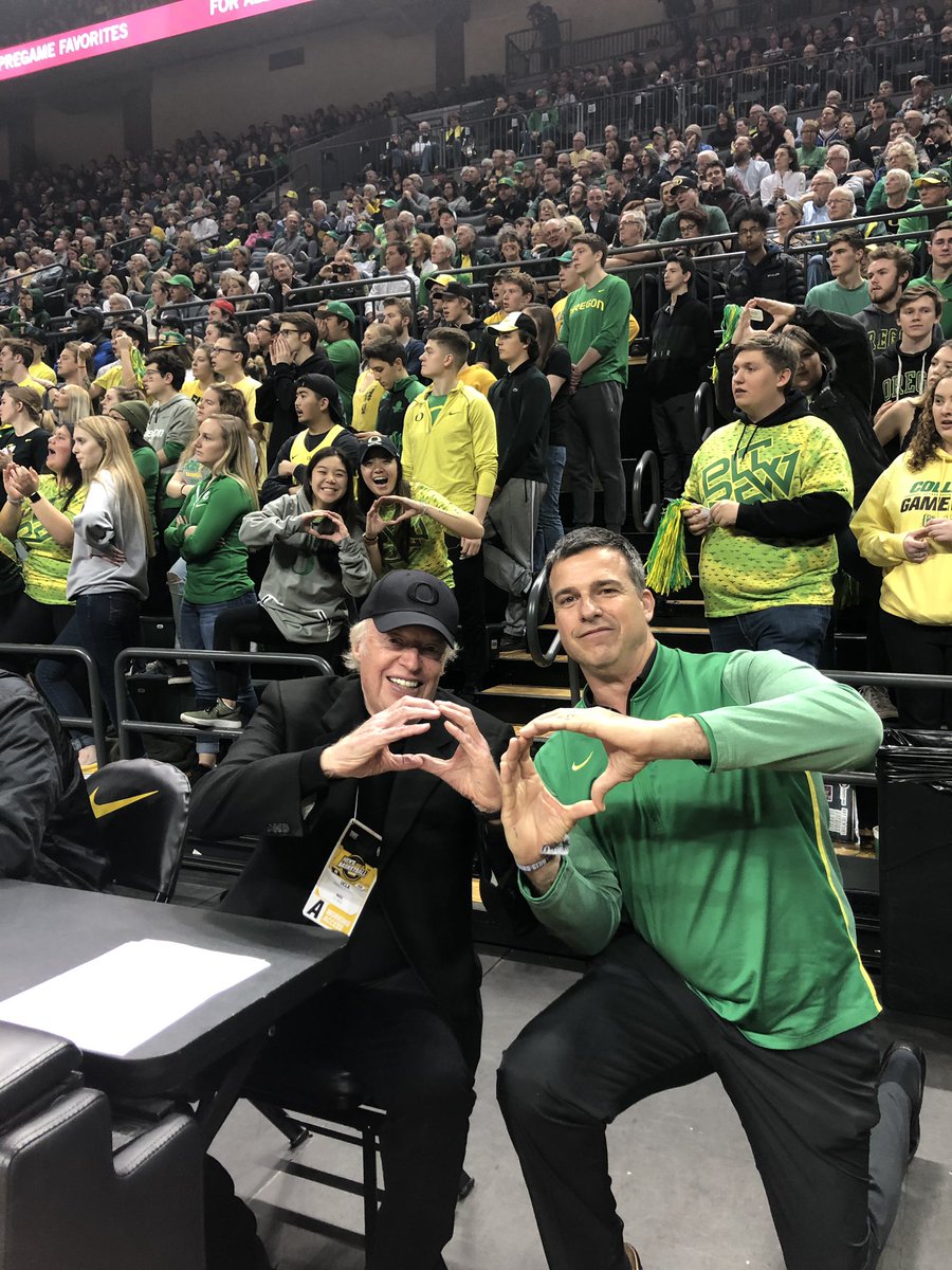 coach_cristobal's tweet photo. THE MAN!!! #GoDucks https://t.co/N51nRJvEPH