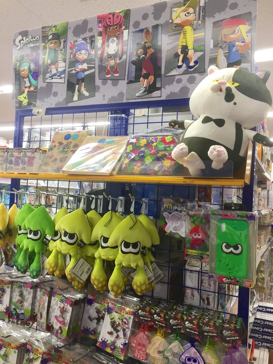 アニメイト池袋本店 コーナー情報 Splatoon スプラトゥーン のグッズコーナーを５階に展開しております ぬいぐるみ や カラーリフレクター イカす缶バッジ付きトートバッグ など好評販売中 ぜひご来店下さいアニ T Co