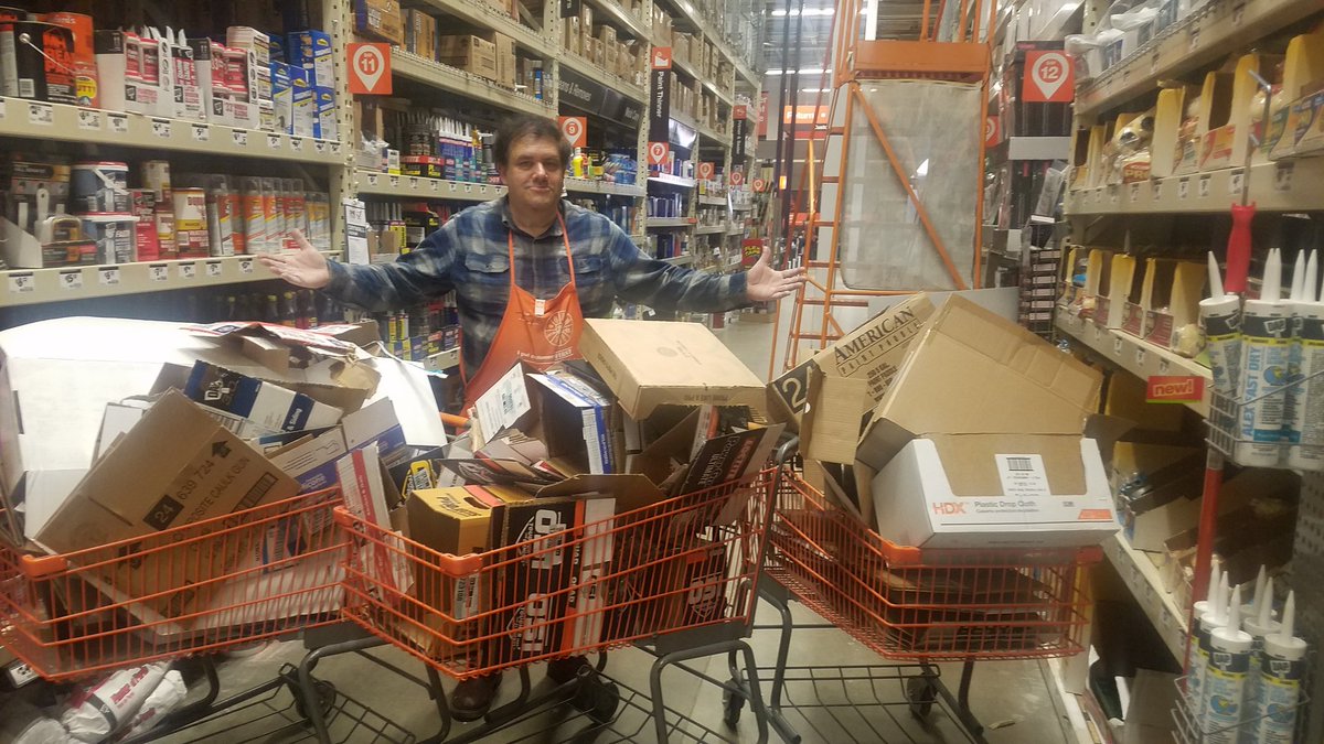 Patrick_2558's tweet photo. Great Job Tony
 Driving in stock and the Card Board Challenge. Team 2558 https://t.co/CLCZTDfgfp