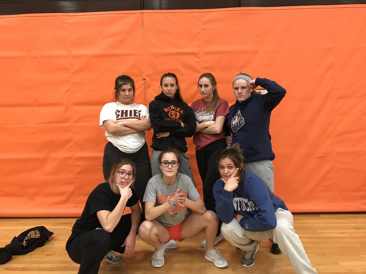 Country girls back at it 🤪#opengym #wheresbrown #swole