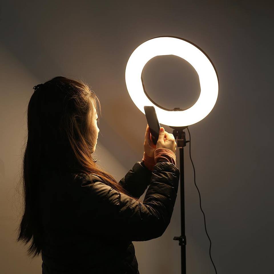 CZomei's tweet photo. LED ring lights! Awesome gadget to have!
https://t.co/cDJnxVsJ54
Grab yours now!
zomeiofficial@zomei.com

#Zomei #zomeiringlights #LEDringlights #photography #photographer #modelphotography #camera #tripod #filter #lens #selfie #makeup https://t.co/vZEEEe752F