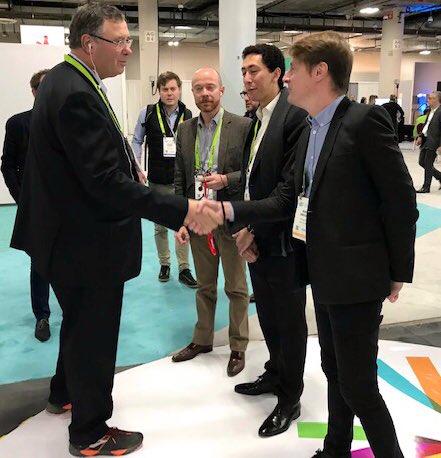 ChooseParisReg's tweet image. @othmannasrou et Paris Region Entreprises accueillent @PPouyanne et l’équipe de @Total , partenaire de la Region @iledefrance au #CES2019 pour promouvoir l’écosystème francilien en matière d’intelligence artificielle et présenter les startups accélérées par @Total #CESAppliedAI