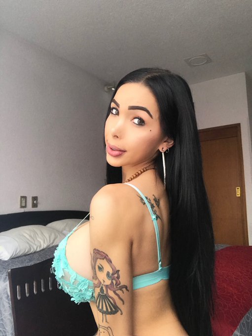 Toda hermosa con esa carita tierna @katt_leon96  😈👉🏻👌🏻🤟🏻 https://t.co/iOgFdxEnc3<a class="tags" href="/tag/katt_leon96">@katt_leon96</a>