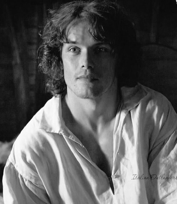 barbaramills1's tweet photo. @pjl24 @Sheugs @GHJNancy @ladybay8 @LaurelSchuett @Vanilla627 @JennNunya @sarahjaswim @IrisD236 @dnwinston @sharon_kk @misty_maggie @GraziaMgb616 @dssearcher2 @flutist_kim @rosannefrank25 @JEACARD @TartarugaTanya @WrigleyGuinness @soappman @SouthpawSassnac @newenglandgrl @mary_markssngr @thesmilingcook @TBursoni @Wilson4Cindy @Emmalines_Mom #TBT
#JamieFraser
#JamieBnW
#Outlander
#ILikeItScot🏴 https://t.co/hSM7UyNXlB