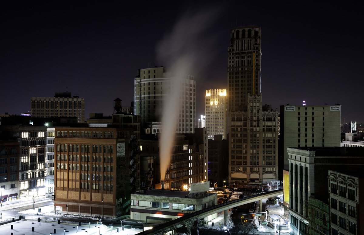 Jon Deboer Pa Twitter Detroit At Night 2011 Detroit At Night 2019 Part 2 When I First Started Photographing Detroit In 09 10 It Was Known For Its Ruins And Abandoned Skyscrapers