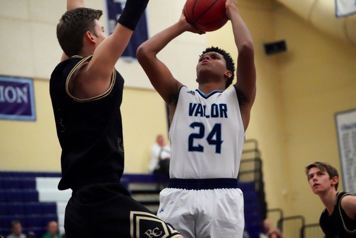 CBoundElite's tweet photo. Must #TakeNotice when 15U 2022 Micah Leslie delivers a #FreshmanAlert 15&12 double-double On the varsity floor!
#AcademyStrong #DareToBeElite https://t.co/3u1Qa24Bu7