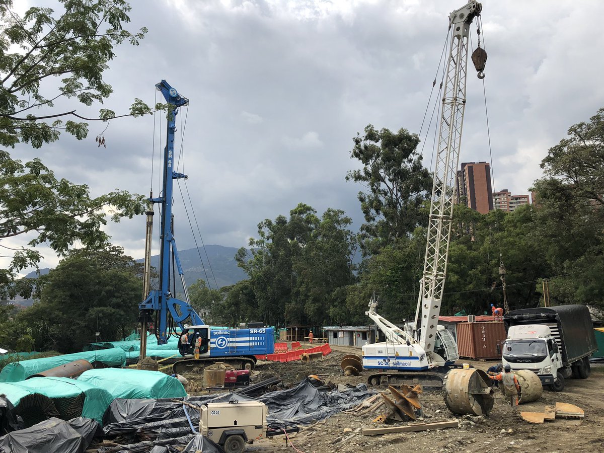 MoringEK's tweet photo. @wequips is deze week in Medellin en dat geeft mij de kans om eens goed rond te kijken op een bouwplaats en te leren over de producten en machines die worden gebruikt #dayoutoftheoffice #YEPBatch15 #waterbouw https://t.co/BlZ0zXq911
