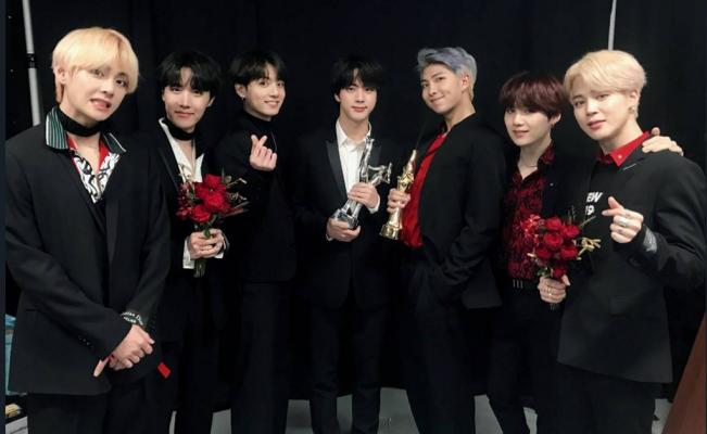 DianaCass24's tweet photo. ARMY De que trata tu juego? De romperle el corazon a los chicos? De cambiarlos solo porque entra una banda nueva?Recuerdo que hiciste una promesa y la promesa decía asi:No estoy desde que debutaron pero juro que estaré a su hasta el fin,NO ES EL FIN,CUMPLE TU PROMESA

#ARMYFORVER https://t.co/bb2AhFYwYq
